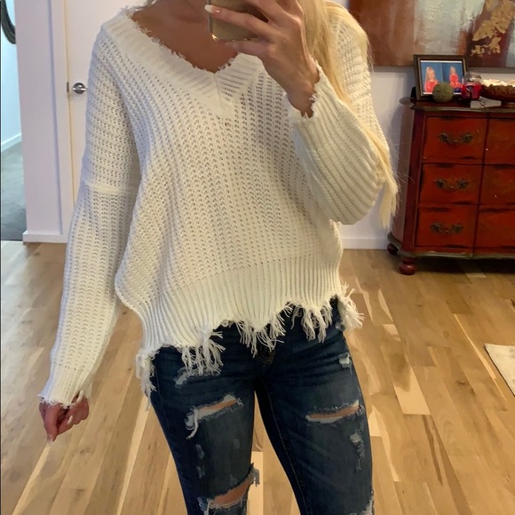 1️⃣ LEFT!! Cream Distressed V-Neck Sweater - Picture 5 of 7